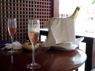 Hatten "champagne" Hatten "champagne"