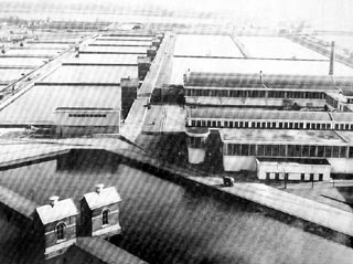 Het binnenbassin met de filterhuisjes Het binnenbassin met de filterhuisjes