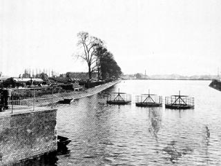 Het oorspronkleijke buitenbassin Het oorspronkleijke buitenbassin