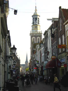 Winkelstraat en toren