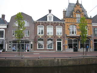 Sneek Sneek