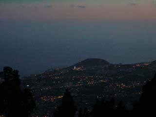 Funchal bij schemering Funchal bij schemering