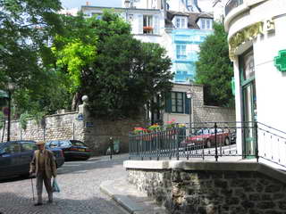 Een straat in Montmatre Een straat in Montmatre